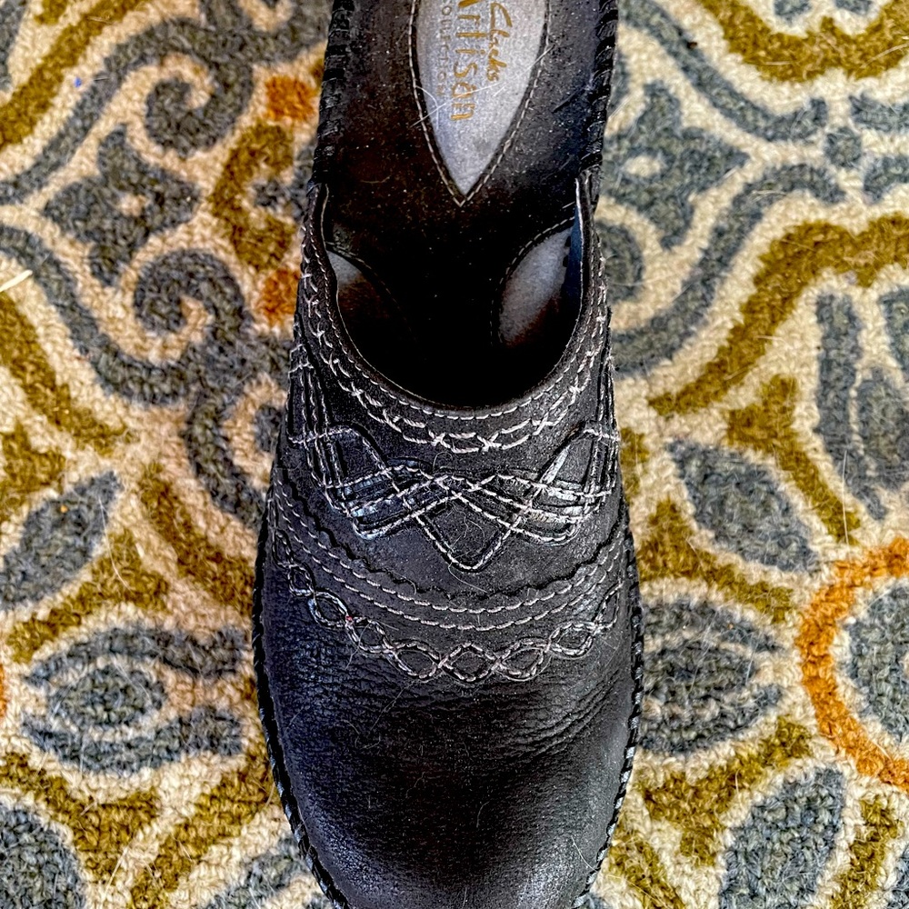 Clarks Artisan leather clogs